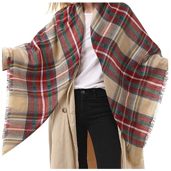 Soft Plaid Scarf -NWT - Picture 4 of 6